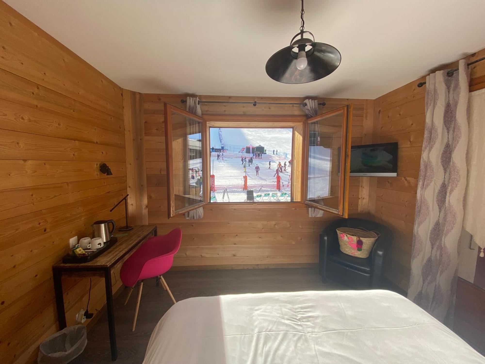 Le Schuss Hotel Chatel Exterior photo